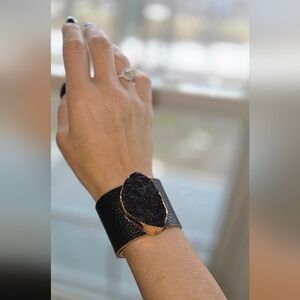 Black Druzy and Gold Women's Snap Bracelet, NIB